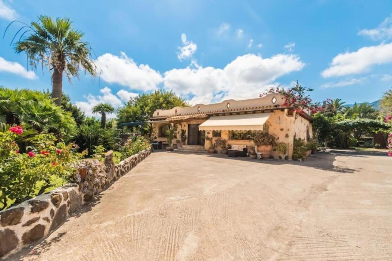 Villa Con Immenso Giardino Орозеи Экстерьер фото