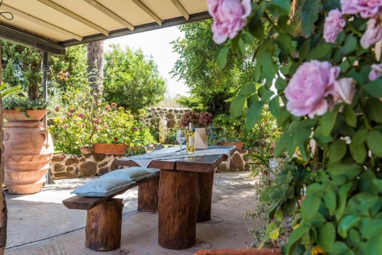 Villa Con Immenso Giardino Орозеи Экстерьер фото