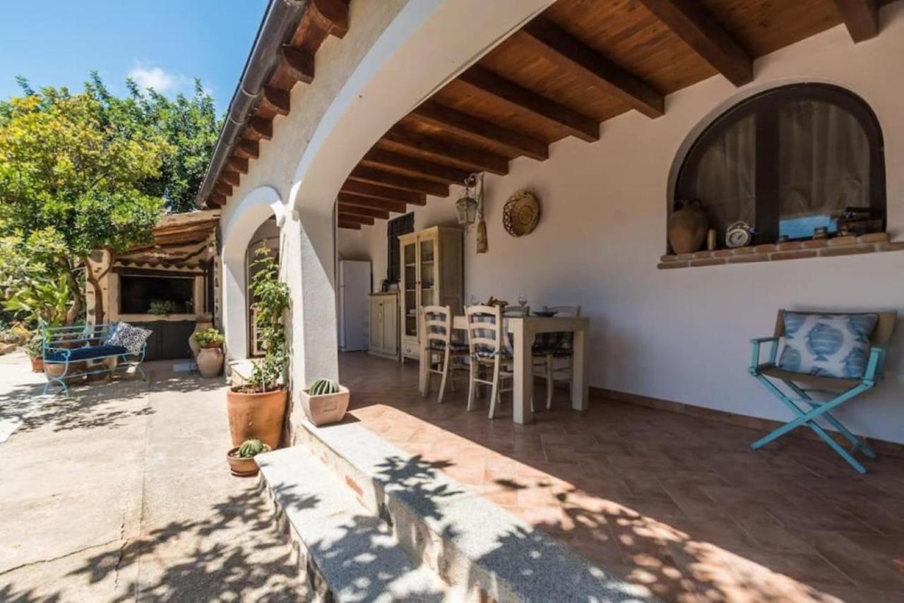 Villa Con Immenso Giardino Орозеи Экстерьер фото