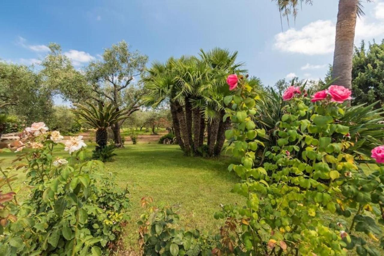 Villa Con Immenso Giardino Орозеи Экстерьер фото