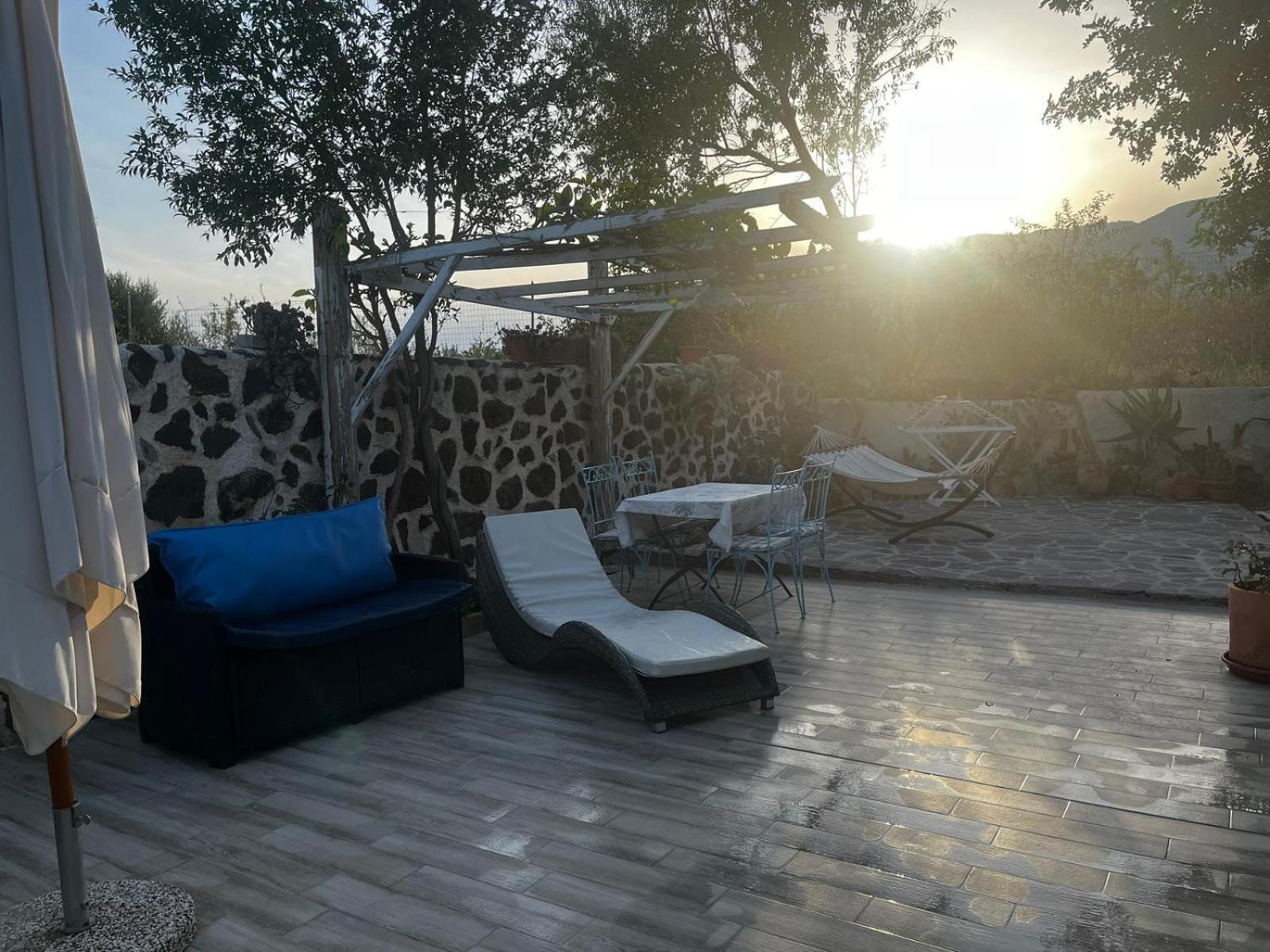 Villa Con Immenso Giardino Орозеи Экстерьер фото